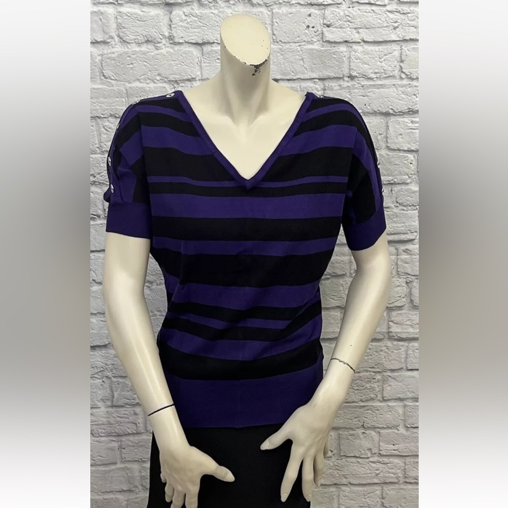 GUESS PURPLE & BLACK STRIPED SHORT SLEEVE SWEATER SIZE M